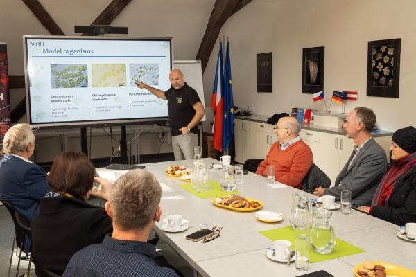 Visit of the Academy Council of the Czech Academy of Sciences at the ALGATECH Centre