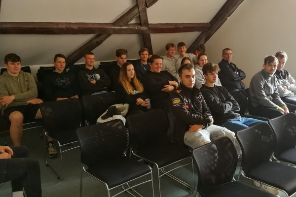 O mikrořasách se studenty SŠVR