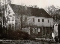 Počátek přestavby východní strany mlýna, vč. zřízení terasy a vchodu do budovy z ní. Zdroj: foto Karel Kopal st.

