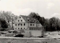 Jižní štít a východí strana mlýna po dokončení přestavby
zdroj: foto Karel Kopal st.
